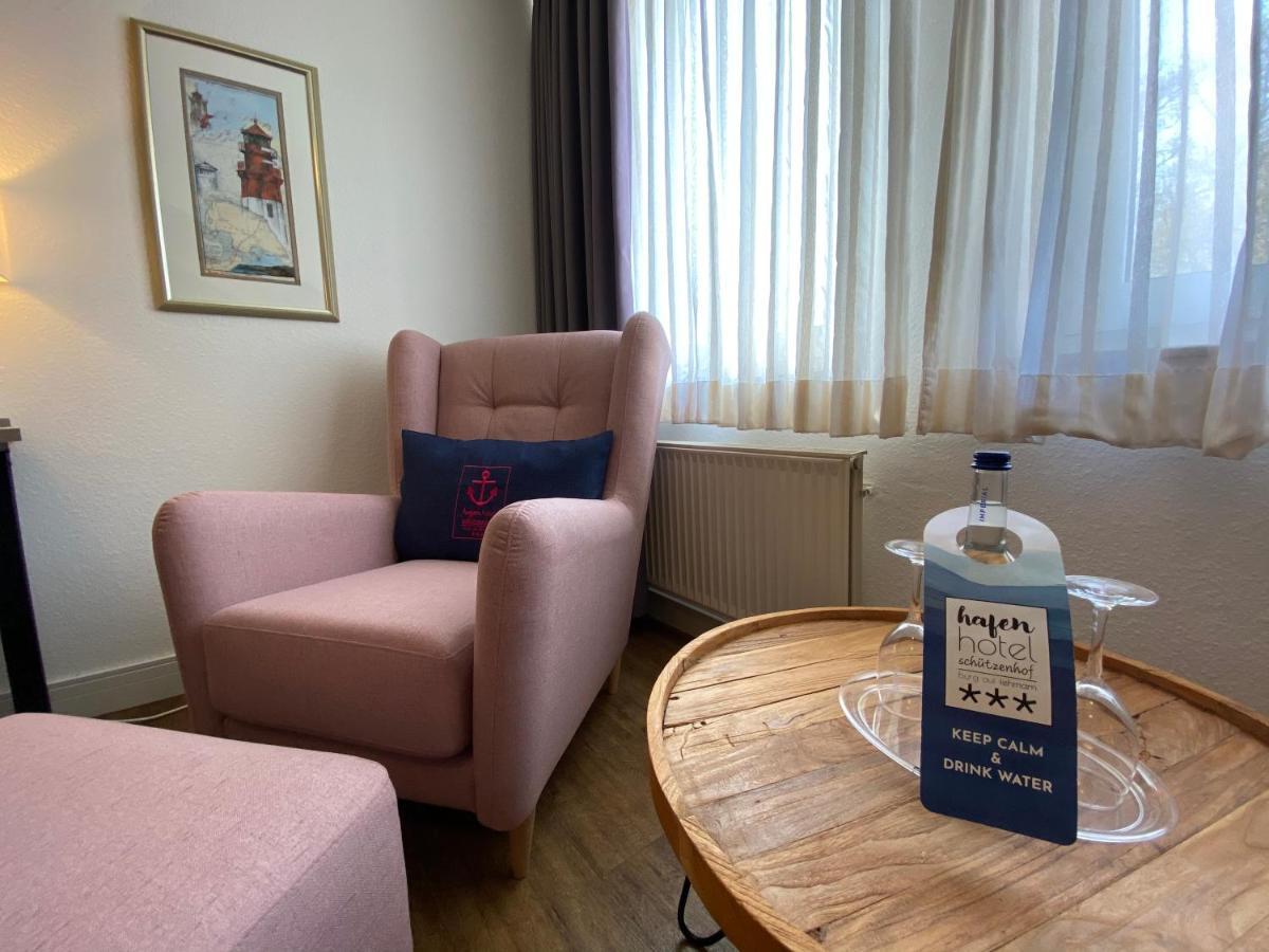 Hafen Hotel Schuetzenhof ブルク・アウフ・フェーマルン エクステリア 写真