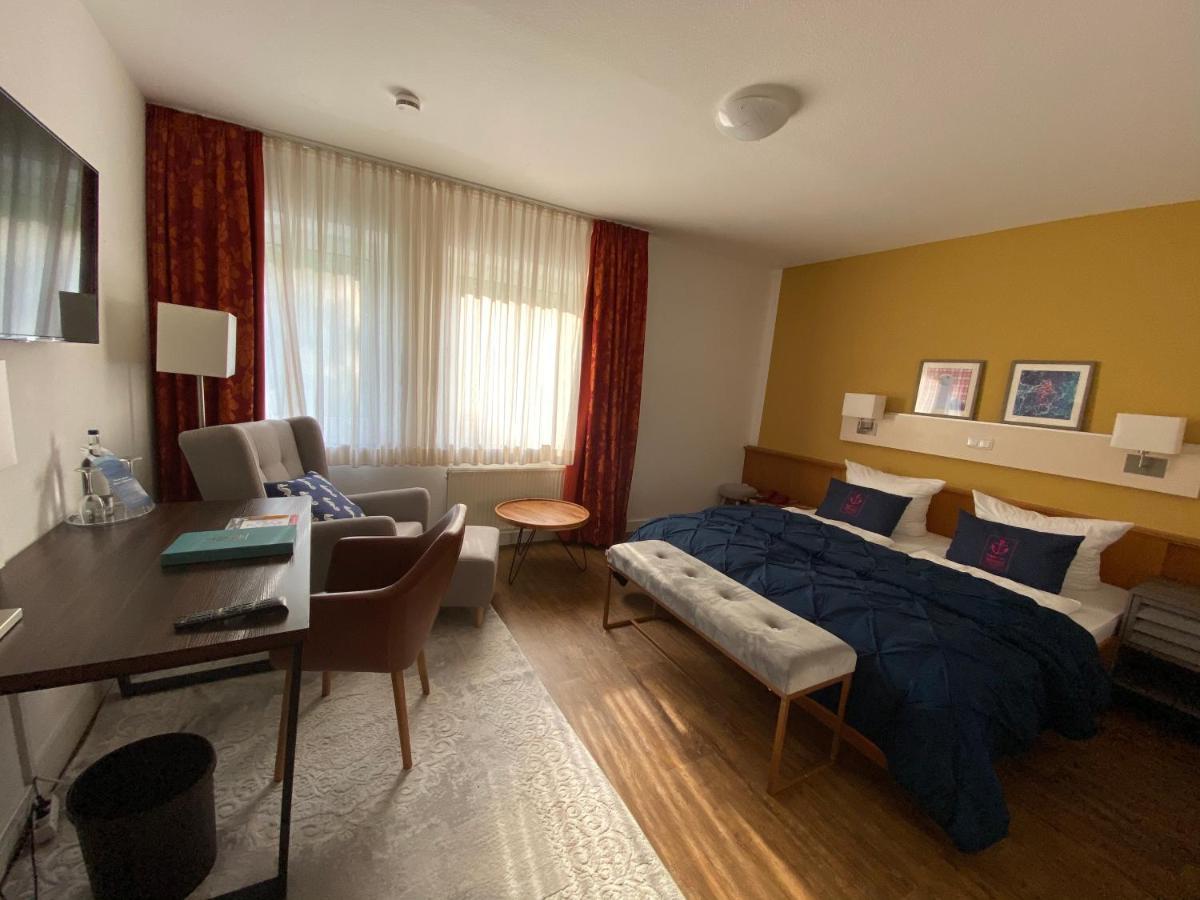 Hafen Hotel Schuetzenhof ブルク・アウフ・フェーマルン エクステリア 写真