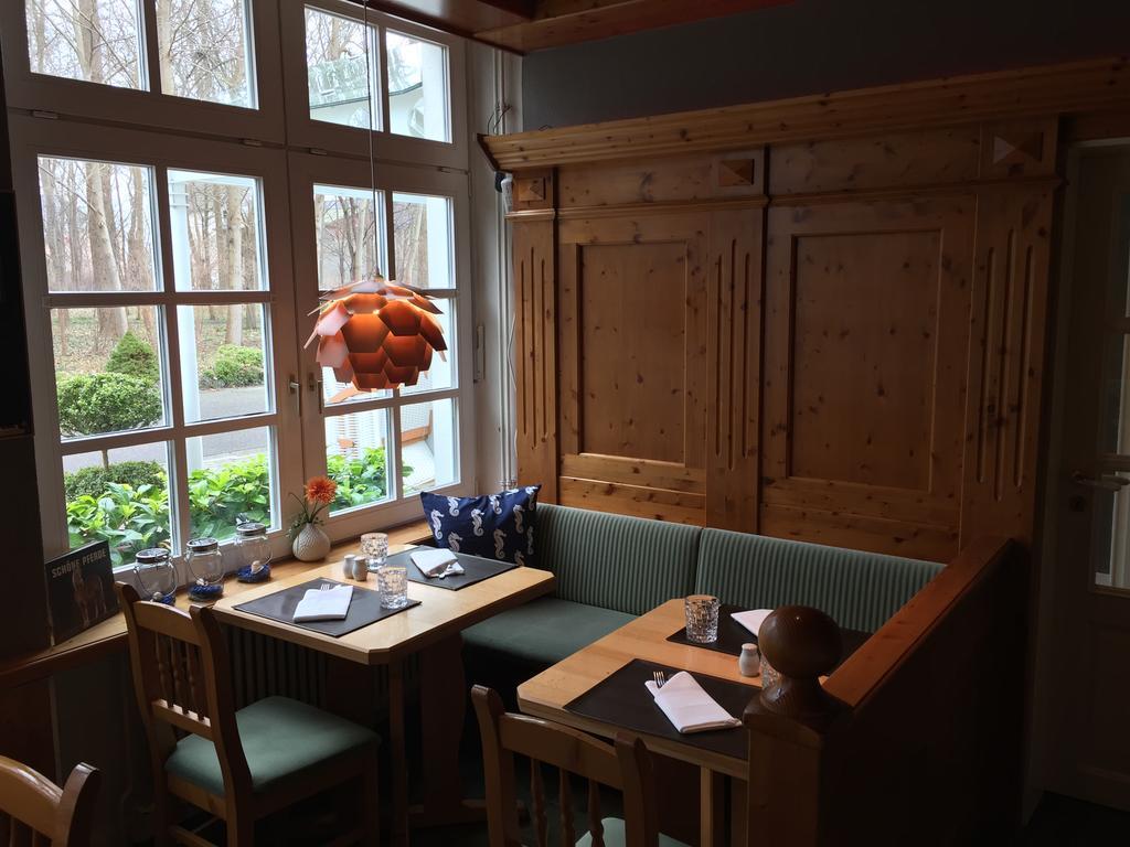 Hafen Hotel Schuetzenhof ブルク・アウフ・フェーマルン エクステリア 写真